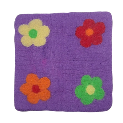 Filzkissen mit bunten Blumen ca. 35*35 - Kissenfarbe Flieder