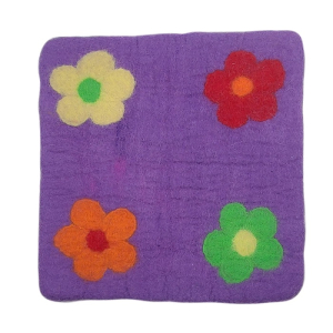 Filzkissen mit bunten Blumen ca. 35*35 - Kissenfarbe Flieder