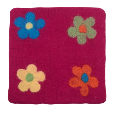 Filzkissen mit bunten Blumen ca. 35*35 - Kissenfarbe Himbeerrot