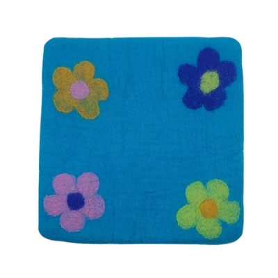 Filzkissen mit bunten Blumen ca. 35*35 - Kissenfarbe Türkis