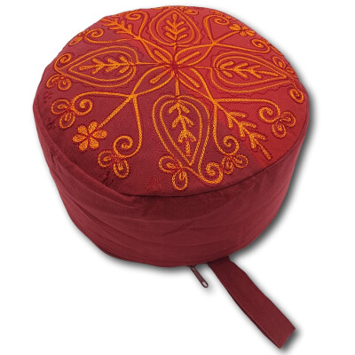 Yoga-Kissen (rot) mit roter Stickerei (ca. Ø 30 cm / 15 cm hoch)
