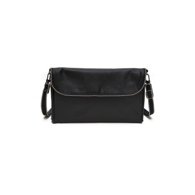 IKI Instinct Crossbody Tasche, Schwarz