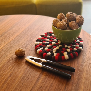 Filz Untersetzer dünne Kugeln, Ø ca. 21 cm - Rot/Weiß/Schwarz/Schokolade