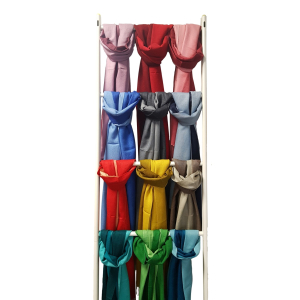 Schal mit farbigem Verlauf (70% Wolle, 30% Seide)