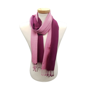 Schal mit farbigem Verlauf 70% Wolle / 30% Seide - ca....