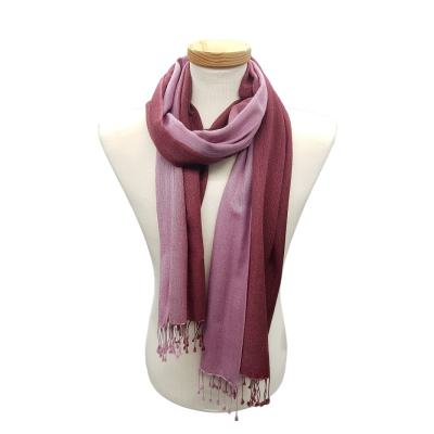 Schal mit farbigem Verlauf (70% Wolle, 30% Seide), Brombeere